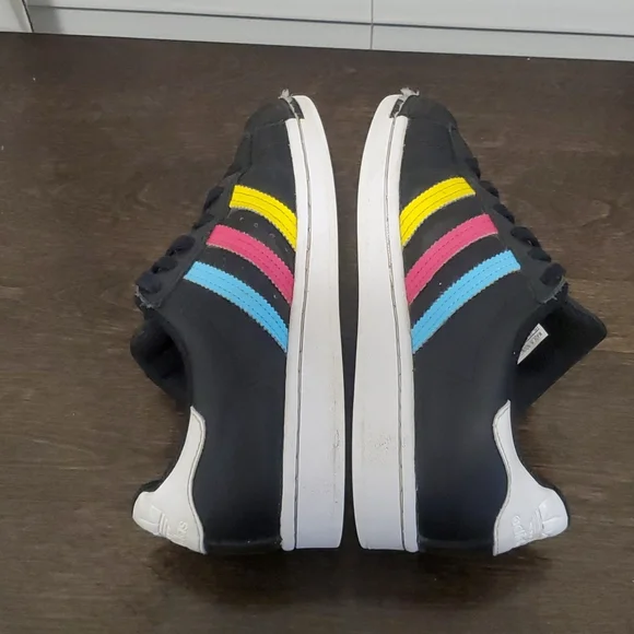 Adidas Originals Superstar Black Green Red Kids Size 4 - Picture 5 of 8